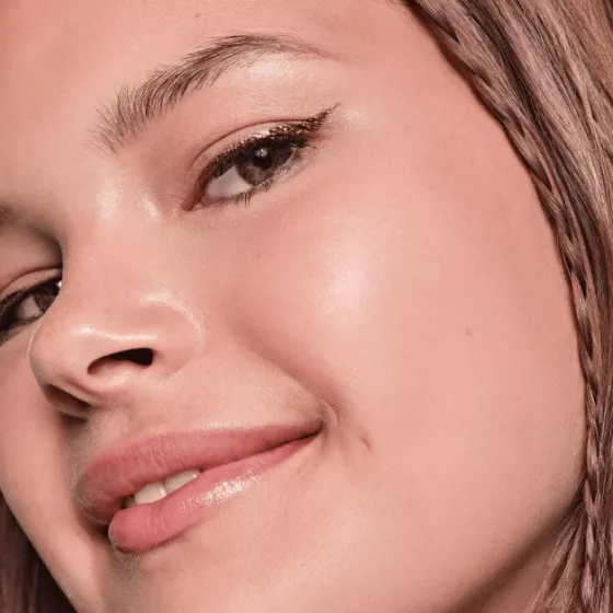 Essence Color It Metallic Liquid Eyeliner