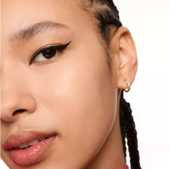 Essence Liquid Ink Eyeliner 01