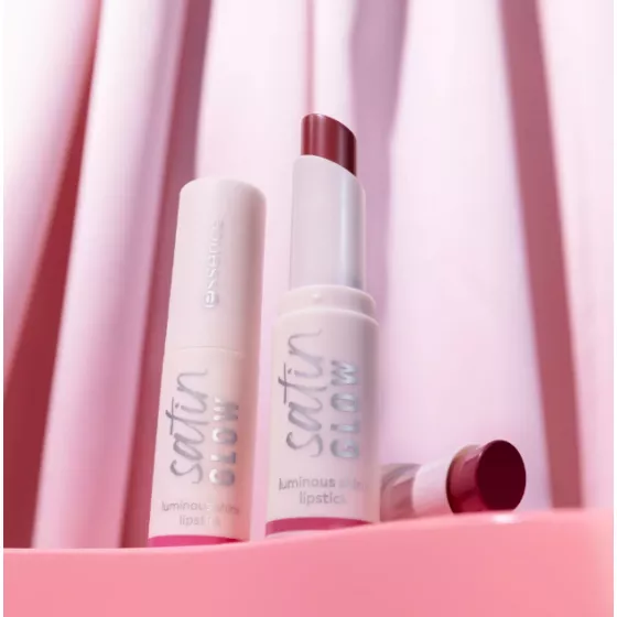 Essence Satin Glow Lipstick 01