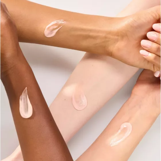 Essence Silky Blur Poreless Primer 30ml